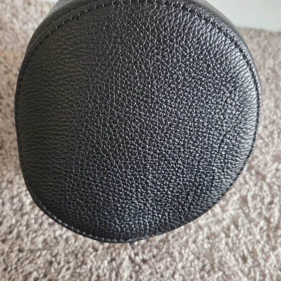 Anna Paola Made In Italy Black Leather Bucket Bag Gold Accents Purse Handbag - Picture 5 of 7